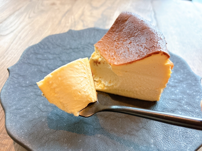 CAfe010　バスクチーズケーキ