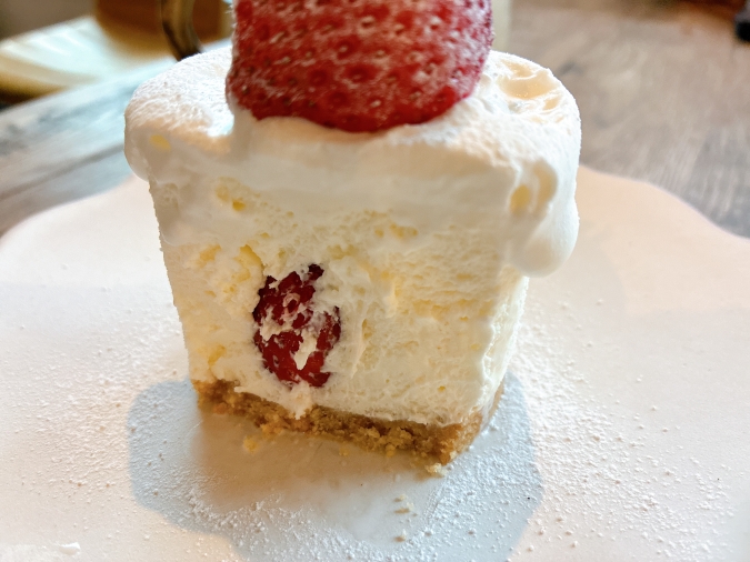 CAfe010　いちごのレアチーズケーキ