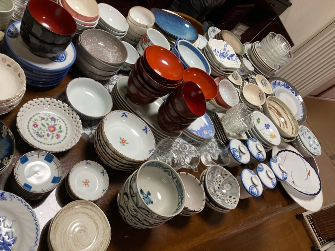 多すぎる 食器 実家 片づけ こんまり