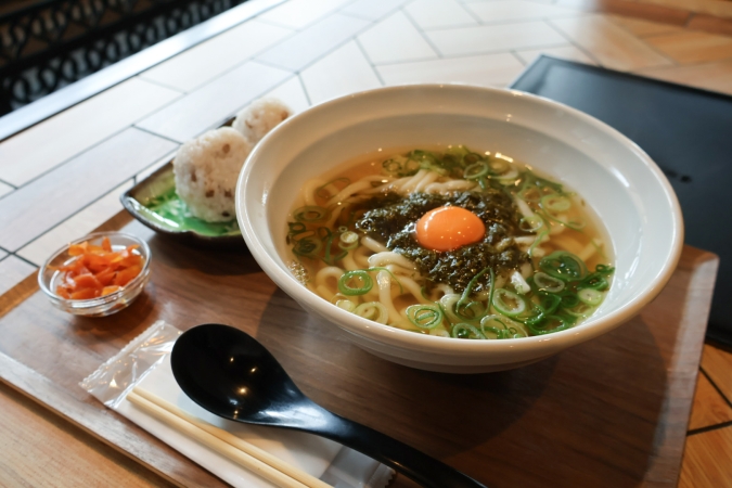 宗像大島リゾート　あかもくうどん
