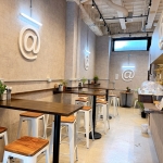 @atmark cafe 福岡店　内装