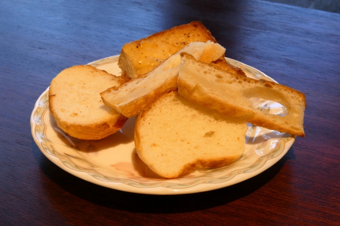 高宮サンディ　お通しのパン