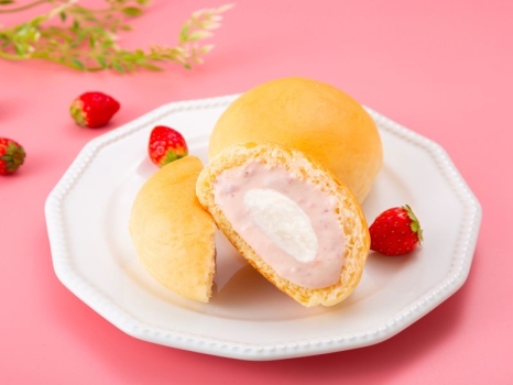 八天堂　とろける福岡くりーむパンあまおう苺ミルク