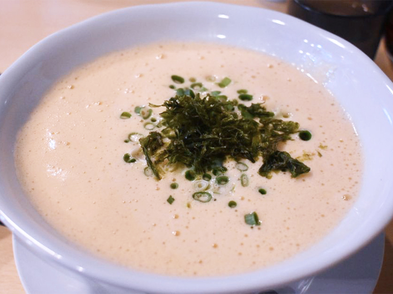 久留米市「中華そば 青い蜂」納豆ラーメン