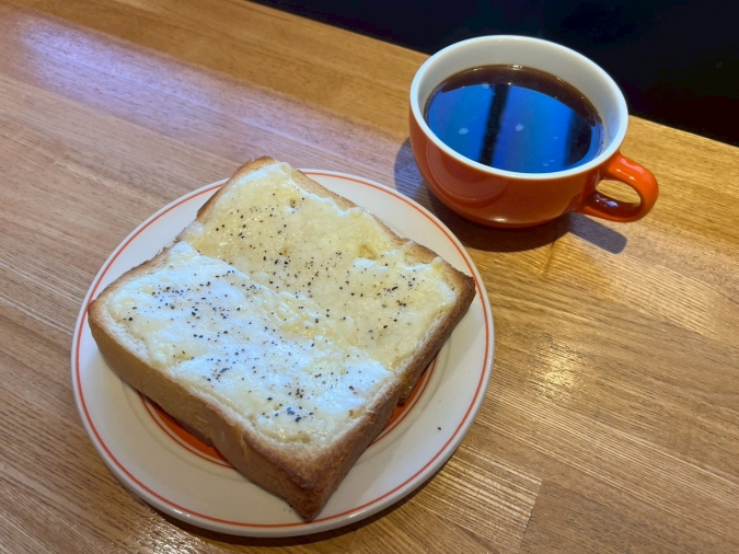 ATORI チーズトースト　コーヒー