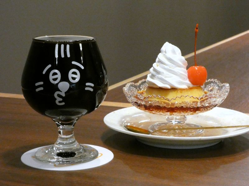 麦酒喫茶キチィ　オリジナルビールとプリン