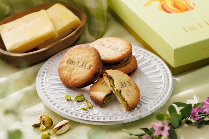 アイムリリー ショコラサンドクッキー ピスタチオ&バター