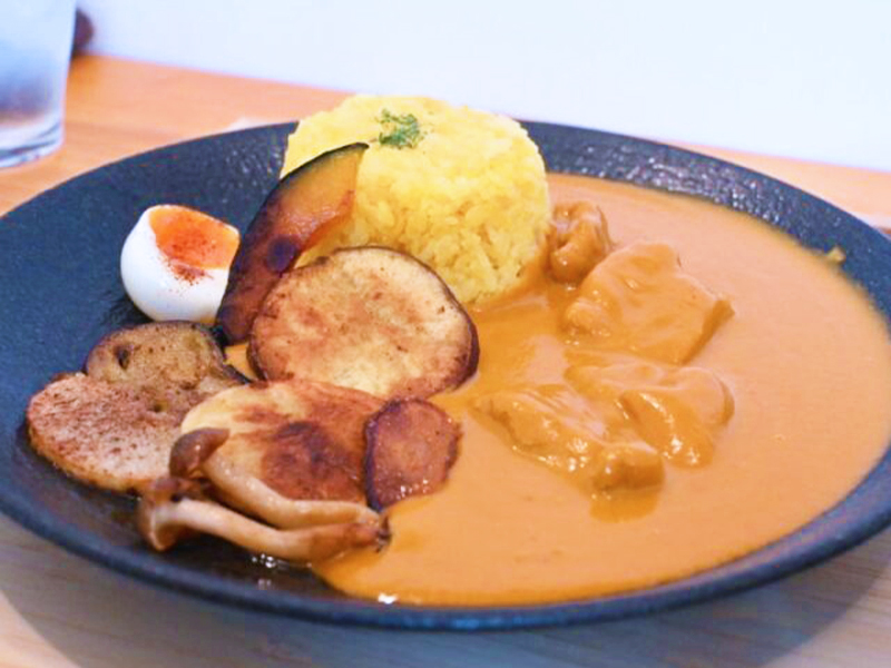 スパイスカレーとせいろ蒸し『ナッツココ』