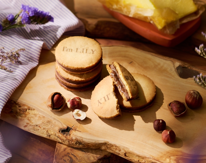 アイムリリー ショコラサンドクッキー ヘーゼルナッツ&バター