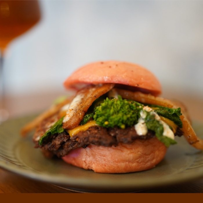 岩田屋本店 第43回 博多うまかもん市 〈Burgers & Beers B.R.E.W.〉HARUIRO BURGER