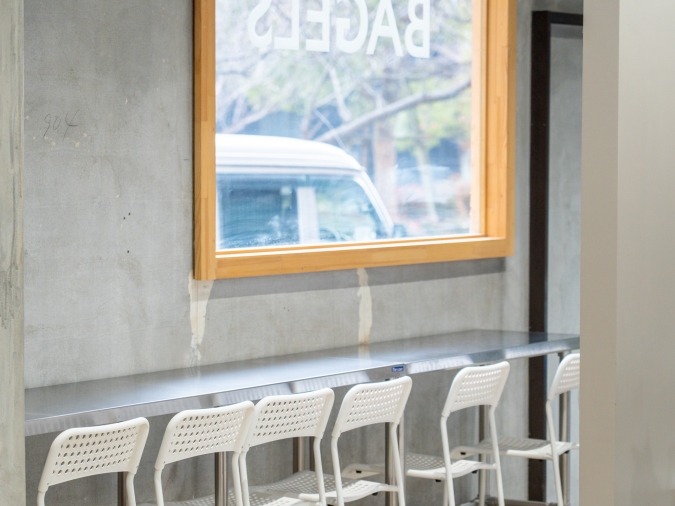 RABBIT BAGELS 六本松店 カウンター席