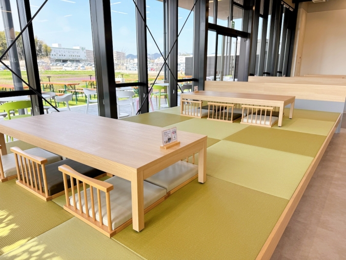 もちだんご村 もち吉工場直売所　小上がり