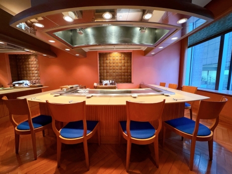 ホテルオークラ福岡 鉄板焼さざんか　座席