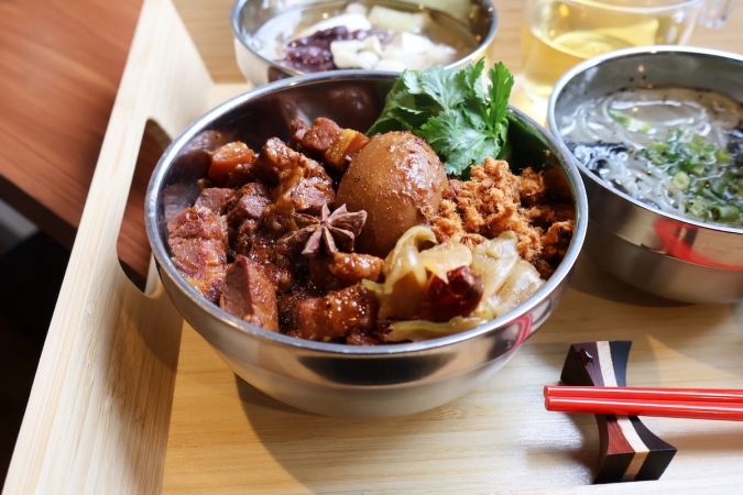 臺灣小吃『3號（サンハオ）』　ルーロー飯