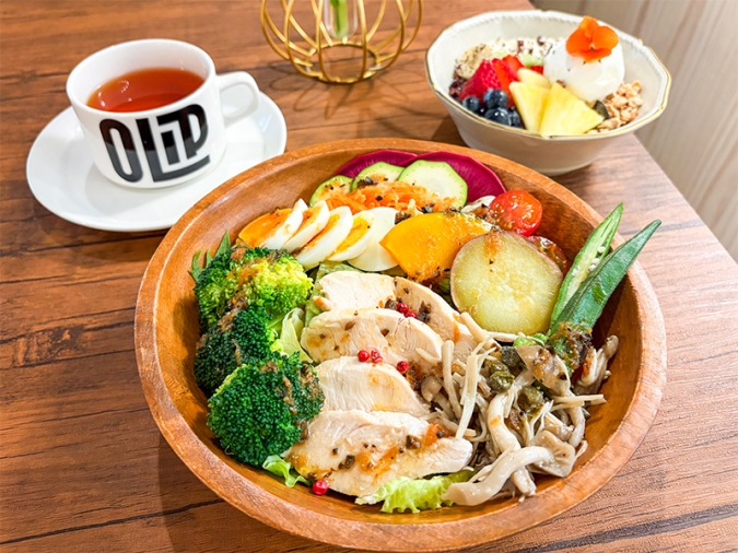 アサイーボウル＆サラダボウルカフェOLIP／福岡市中央区赤坂