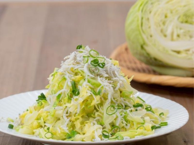 キャベツとしらすのやみつきサラダ