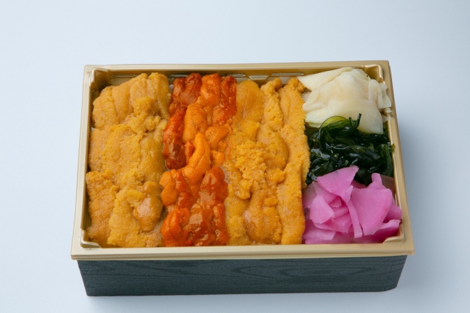 博多阪急「春の北海道物産大会」/【世壱屋】道産ムラサキうに&バフンうに食べ比べ弁当