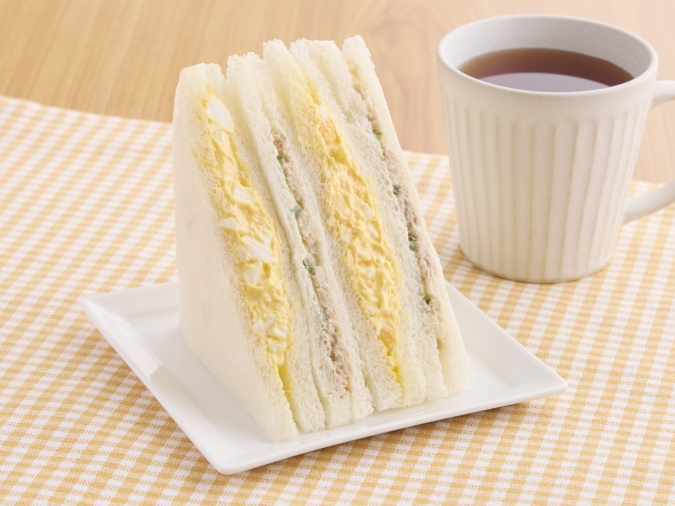 ミニストップ　ツナたまごサンド　増量