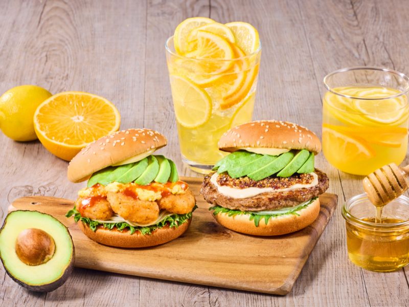 フレッシュネスバーガー　アボカドバーガー　紅甘夏レモネード