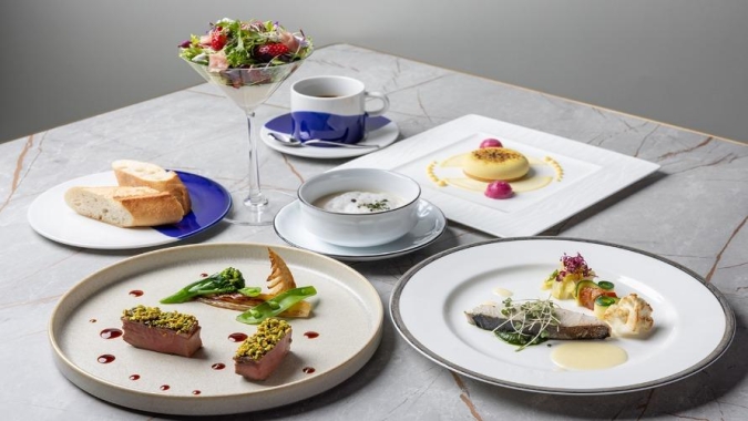 福岡プリンスホテル ももち浜／レストラン　コース例