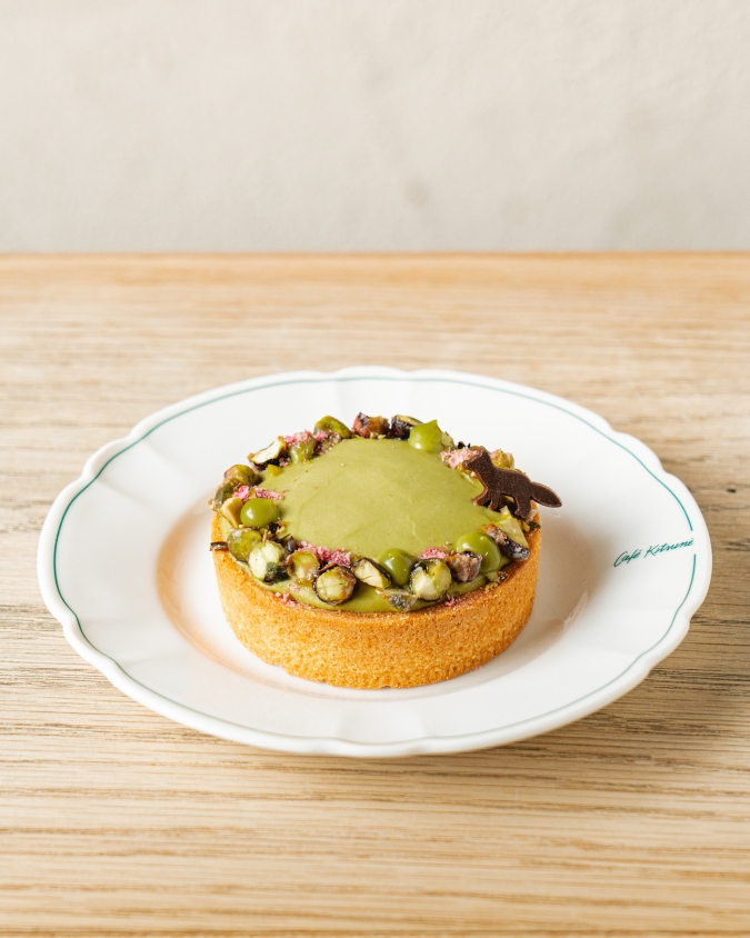 カフェキツネ　桜ピスタチオタルト