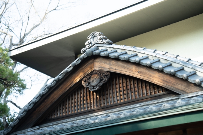 福岡　二日市温泉　大丸別荘　飾り瓦