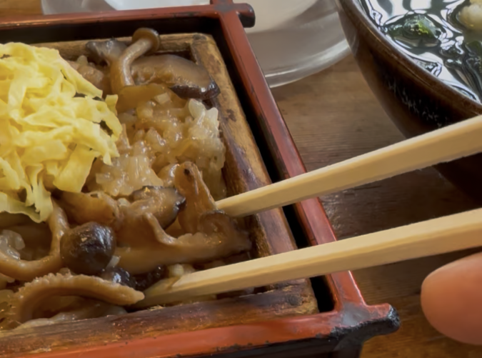 いおり庵きのこごはん