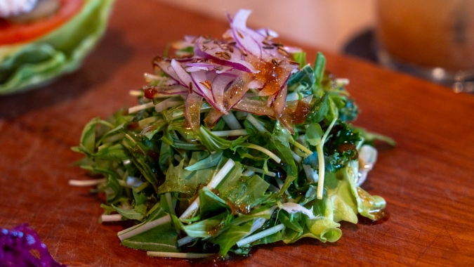 バーガートウカ サラダ