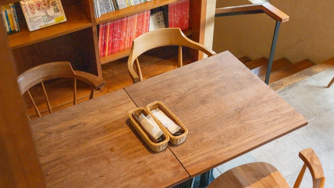 白金茶房 テーブル席