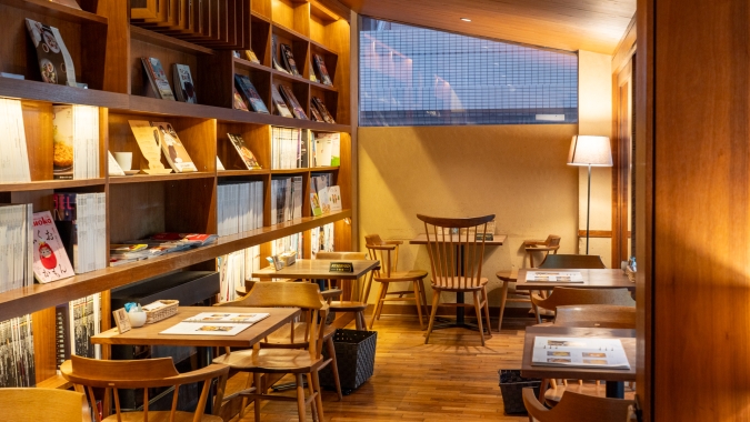 白金茶房 1階席