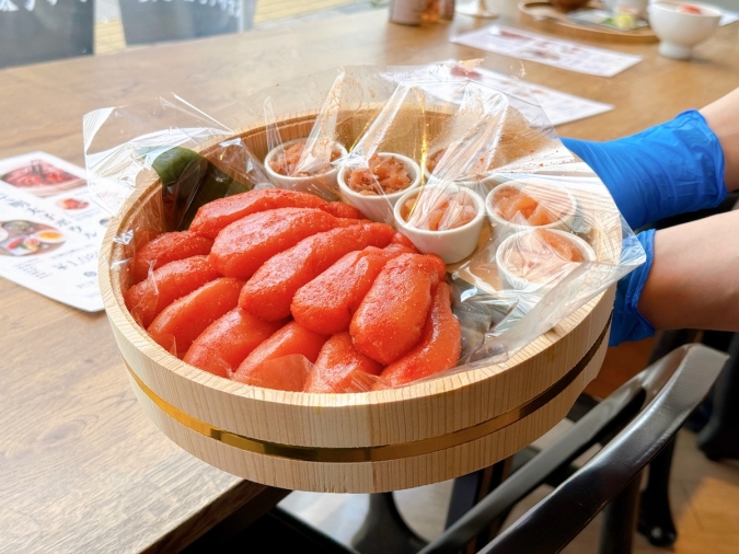 福太郎 天神テルラ店　明太子サーブ