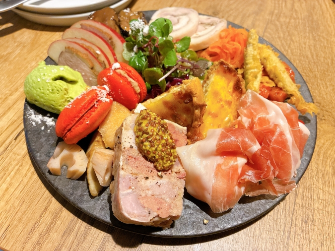 ビストロレグナ　前菜の盛り合わせ