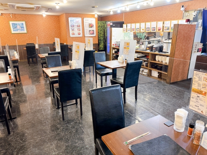 肉が一番　座席