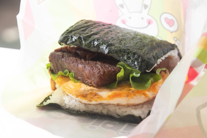 おにぎりバーガー牛