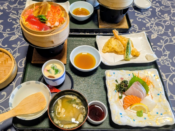 『せいろ蒸しちらし定食』（2,200円）