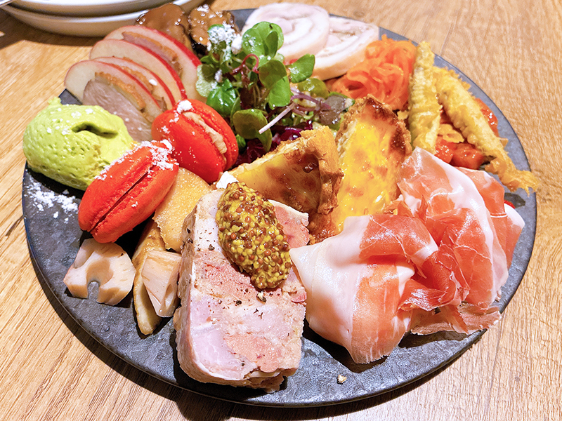 ビストロレグナ　おまかせ前菜の盛り合わせ