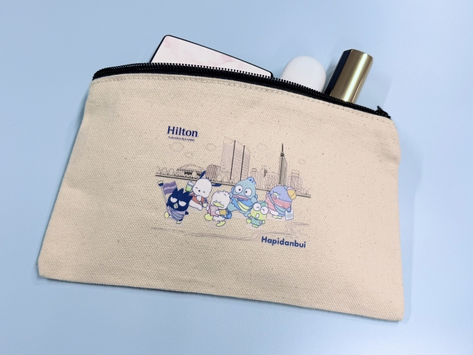 「Come travel with us~はぴだんぶいの福岡探検~」トラベルポーチ