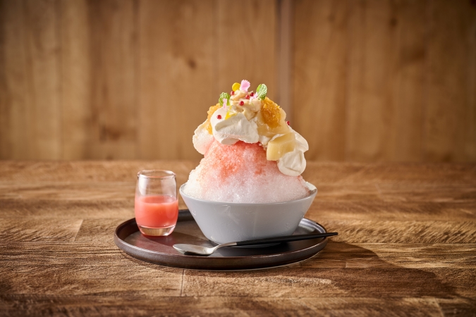 グラナダスィート オン ア ターブル　宮若産里山レモンと桃のかき氷