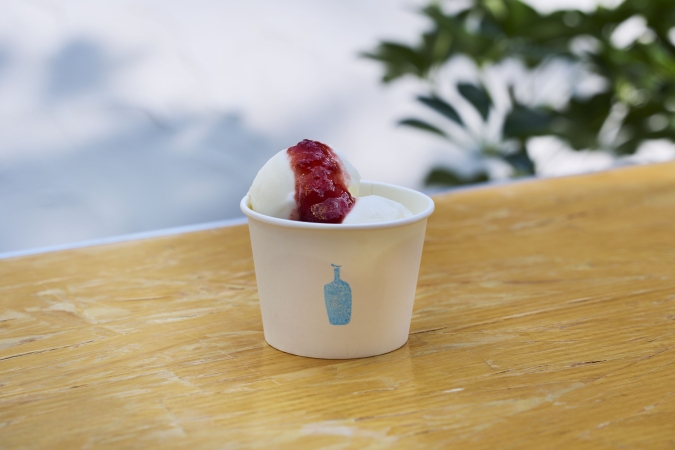 ブルーボトル コーヒートラック　ミルクアイスクリーム with ストロベリージャム