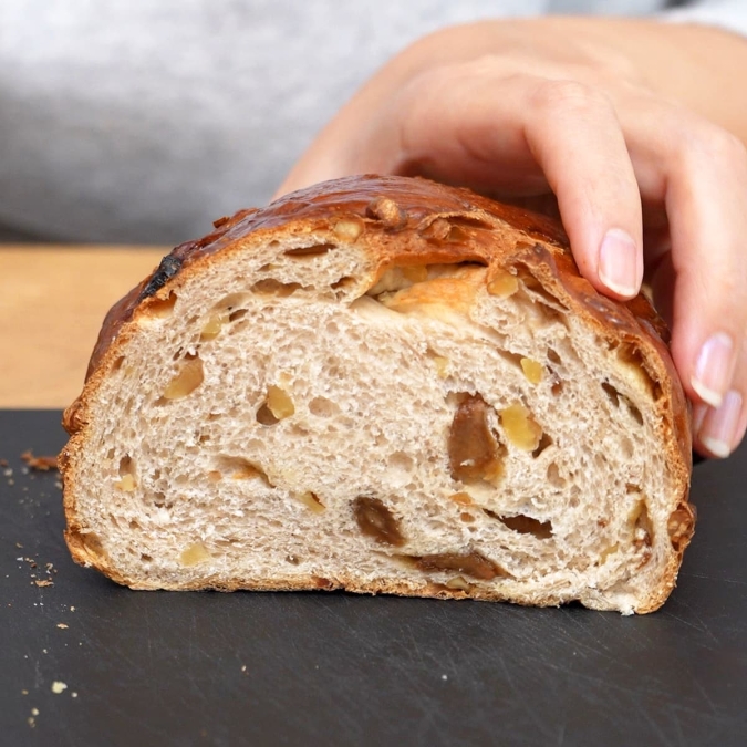 コストコ　ウォールナッツレーズンブレッド