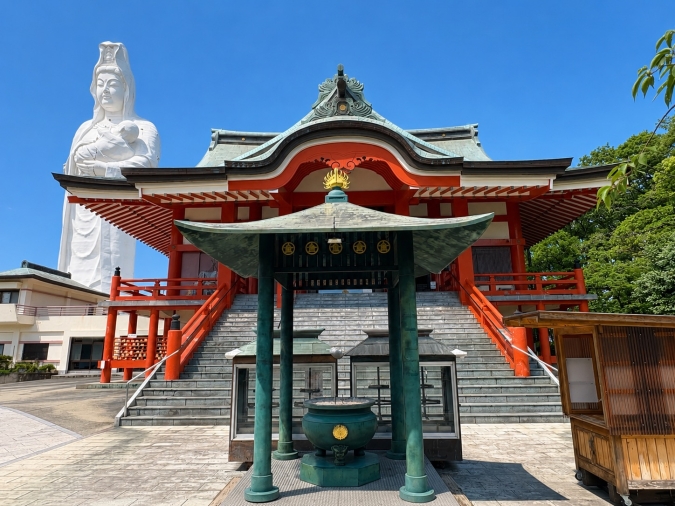 成田山　本堂