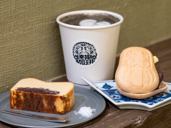 DARUMA COFFEE チーズケーキと最中