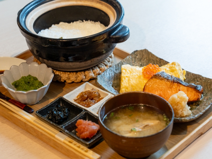十魚十食 だし巻き卵と銀鮭幽庵焼き土鍋