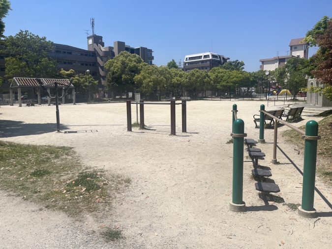 小田部中央公園 健康器具