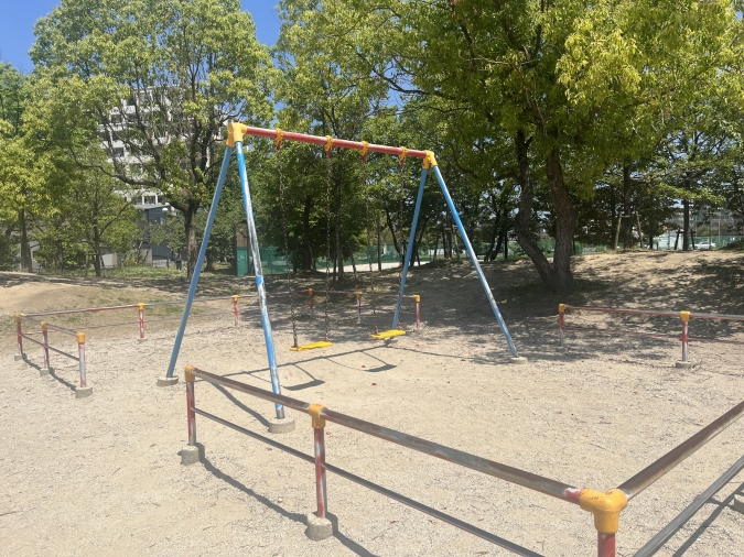小田部中央公園 ブランコ