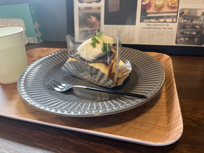 3b Cafe　バスクチーズケーキ