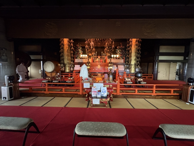 成田山　本堂内部