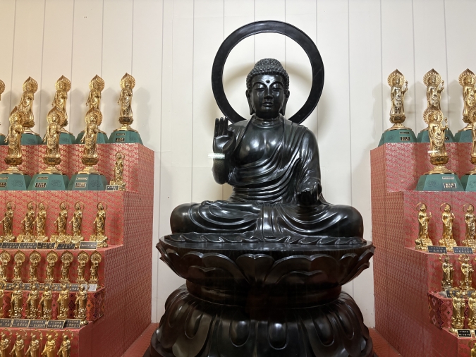 成田山　観音像内部