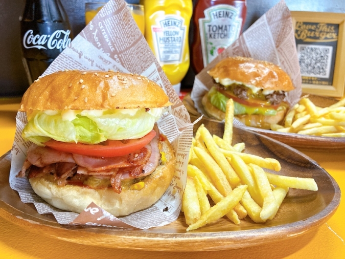 『Love This Burger（ラブ ディス バーガー）』ベーコンチーズバーガー