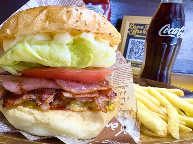 ラブディスバーガー　ベーコンチーズバーガー